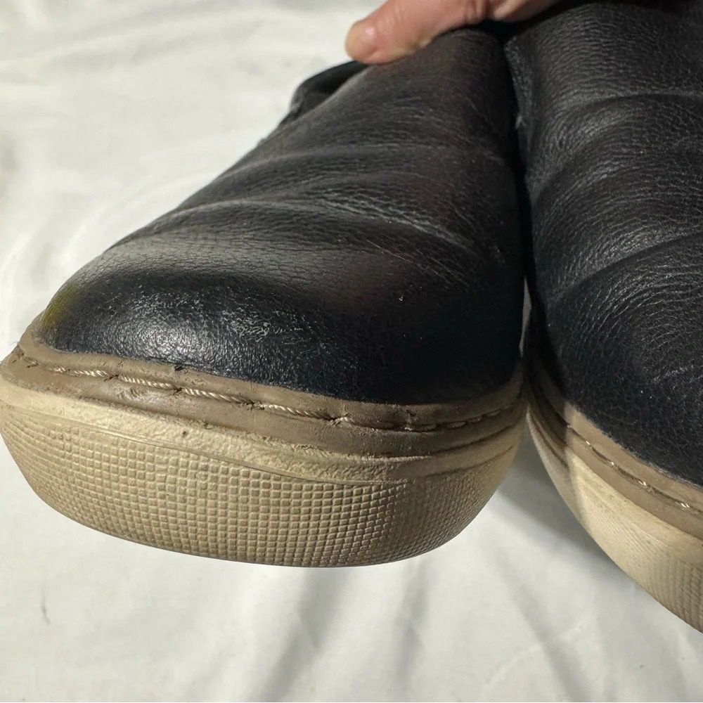 Sketchers Leather/Synthetic Upper Slip-on Shoes  Black Tan soles Size 10 - Picture 9 of 9
